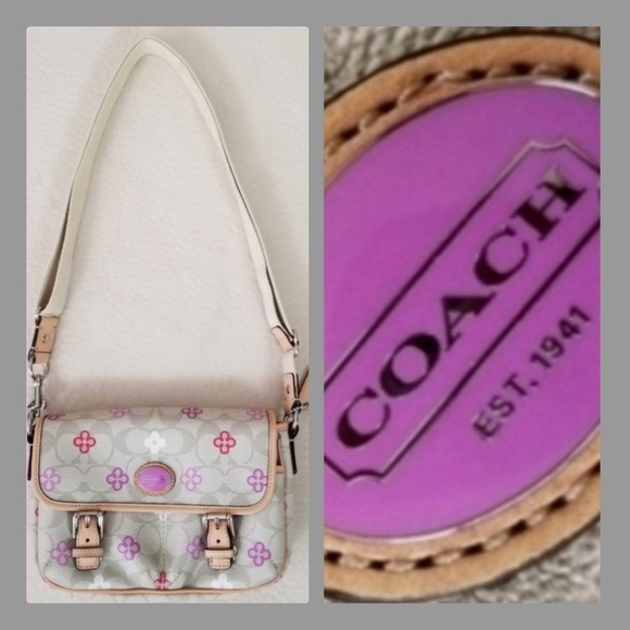 Coach Handbags - Small Coach purse NWOT
